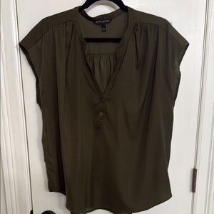 Banana Republic Green Cap Sleeve Blouse with Mandarin Collar